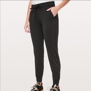Lululemon ready to rulu joggers